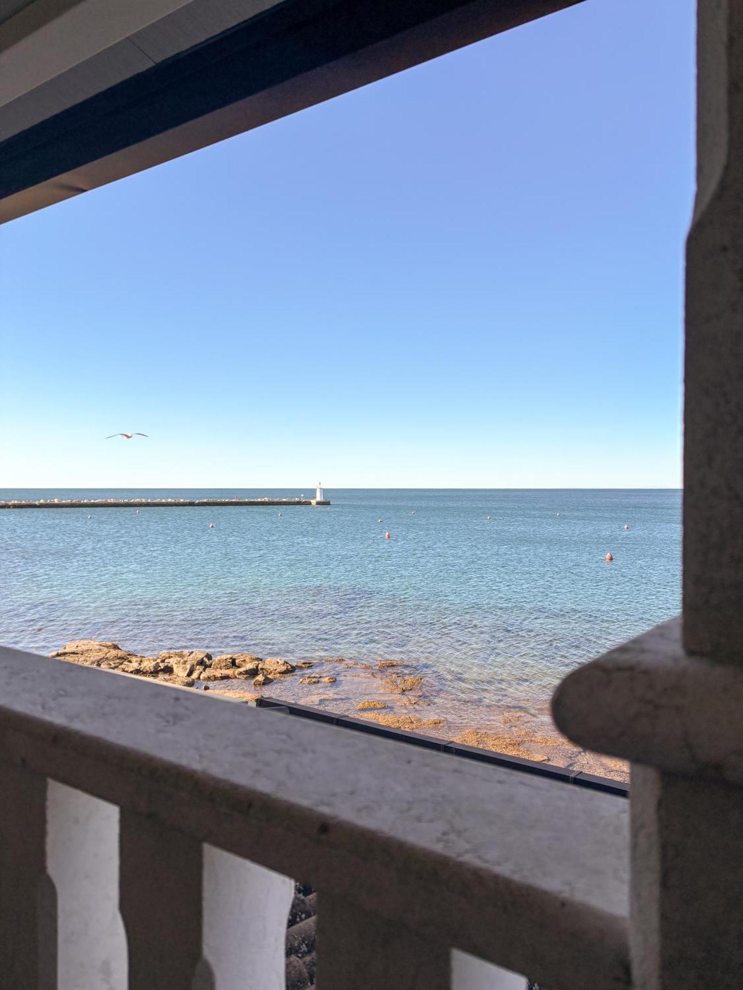 City Center Coastal Escape - Apartments With Sea View Or Cozy Room Novigrad Istria エクステリア 写真