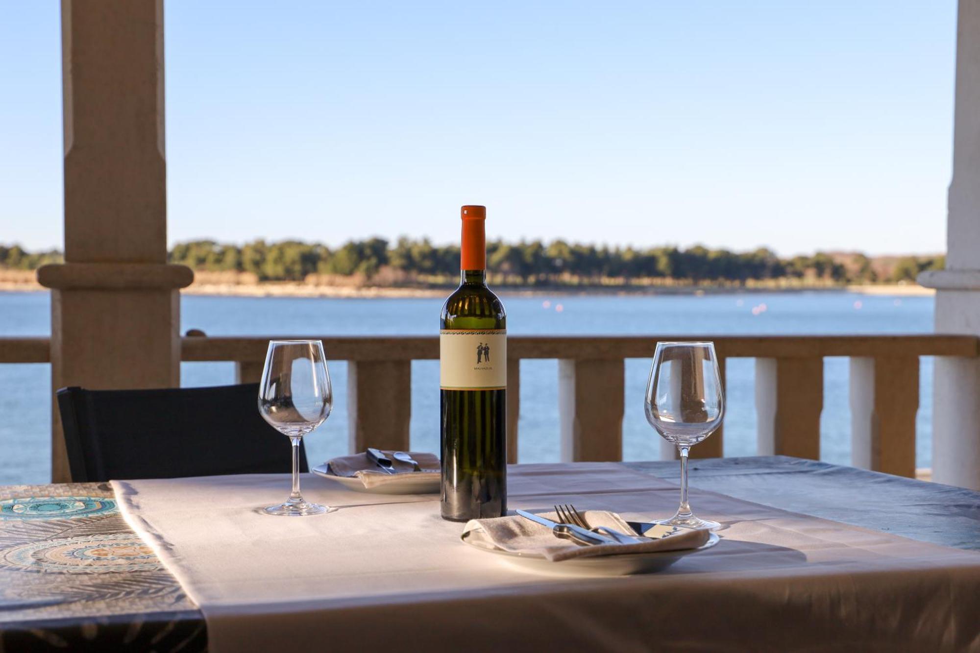 City Center Coastal Escape - Apartments With Sea View Or Cozy Room Novigrad Istria エクステリア 写真