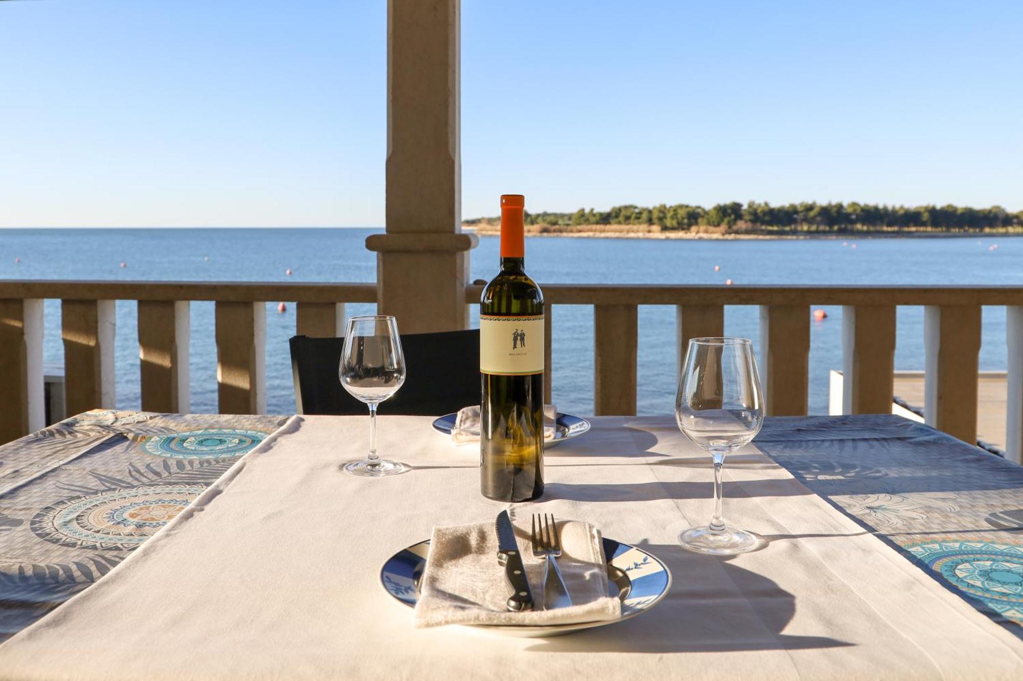 City Center Coastal Escape - Apartments With Sea View Or Cozy Room Novigrad Istria エクステリア 写真