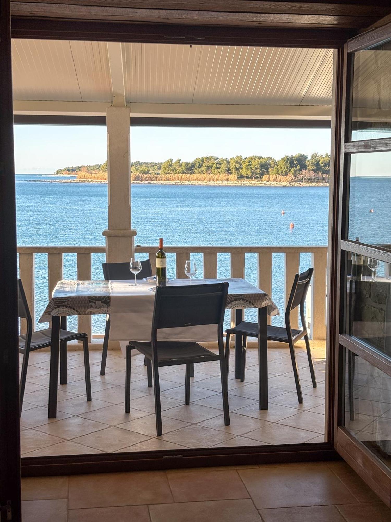 City Center Coastal Escape - Apartments With Sea View Or Cozy Room Novigrad Istria エクステリア 写真
