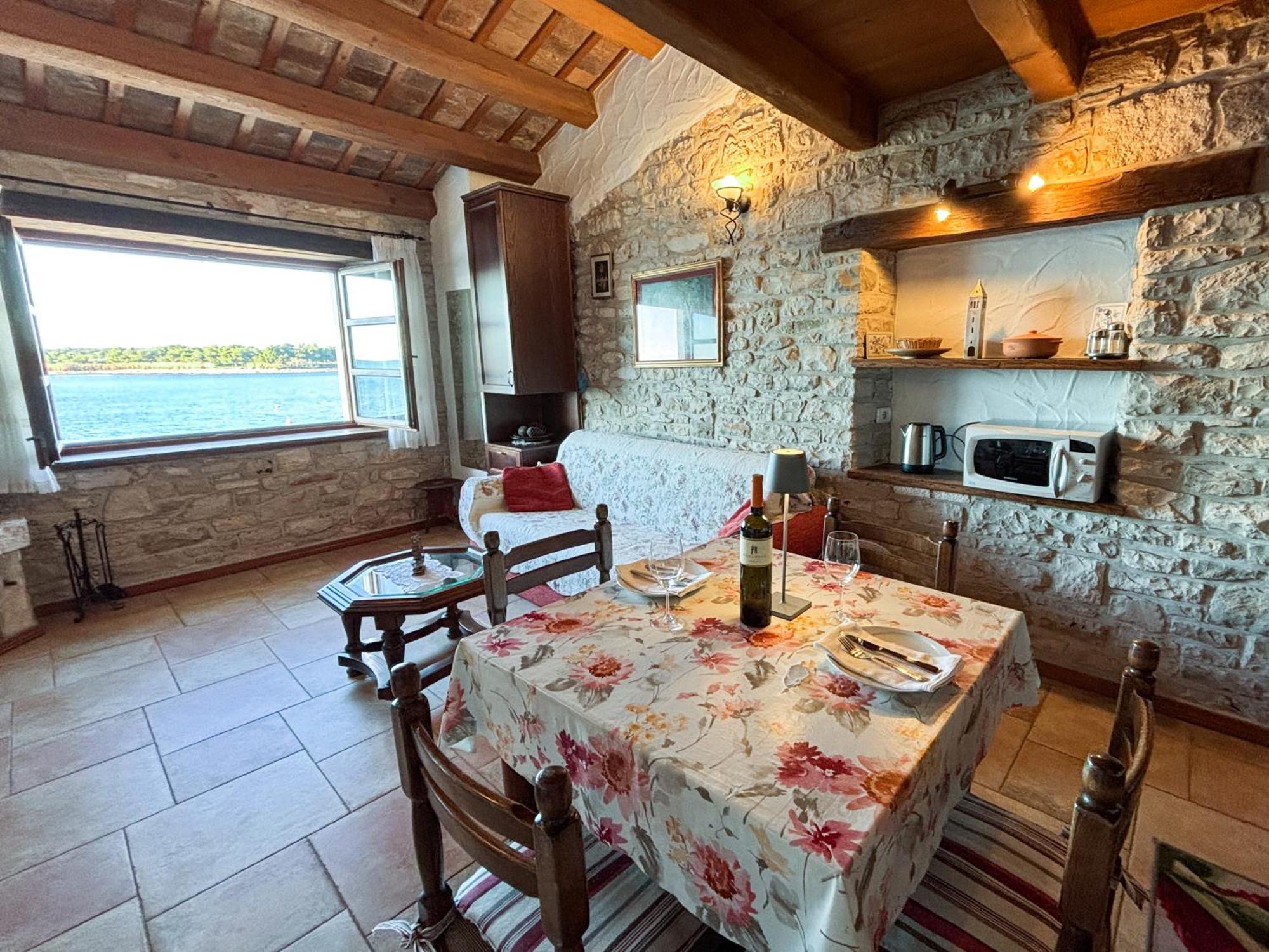 City Center Coastal Escape - Apartments With Sea View Or Cozy Room Novigrad Istria エクステリア 写真